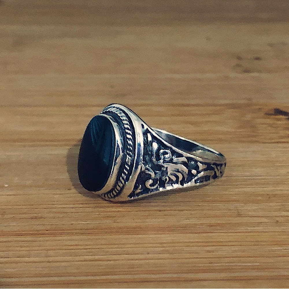 $58  Designer Estate Ring  Sterling Silver  Size 10  Marked PTI 925